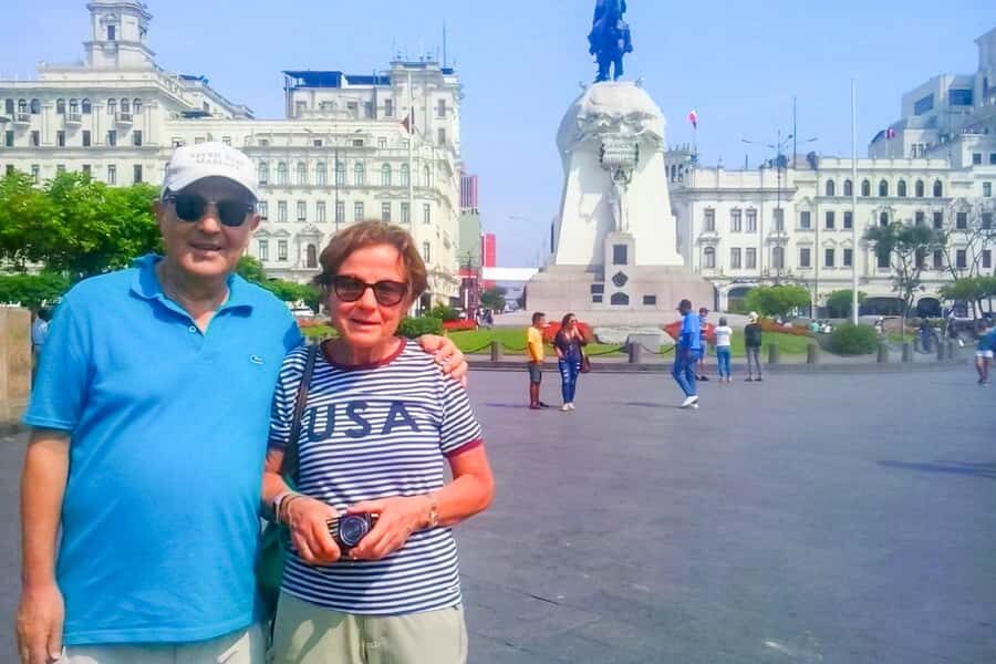 Lima: Historic Downtown, Miraflores & Catacombs Private Tour - Parque del Amor and Malecón Cisneros: Pacific views with instant photo payoff