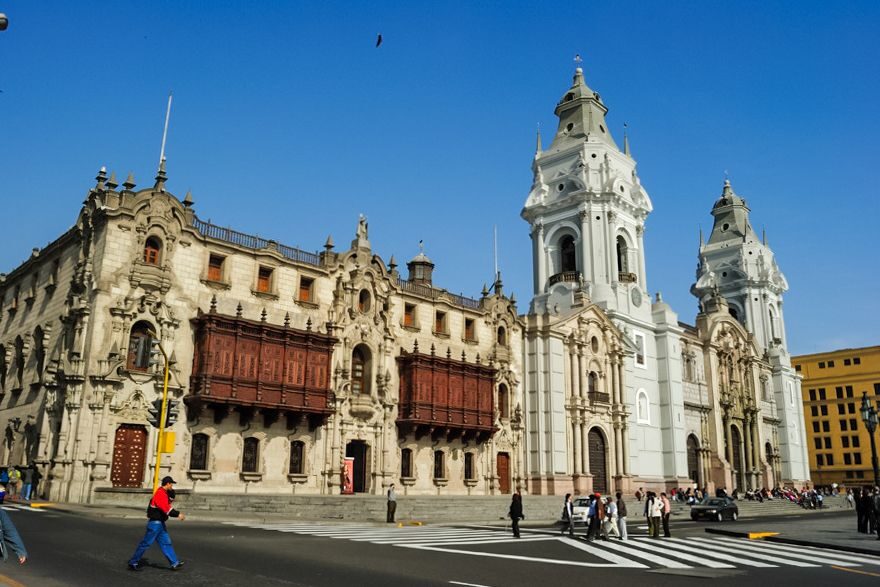 Lima: Historic Downtown, Miraflores & Catacombs Private Tour - Larcomar: finishing with lunch options overlooking the sea
