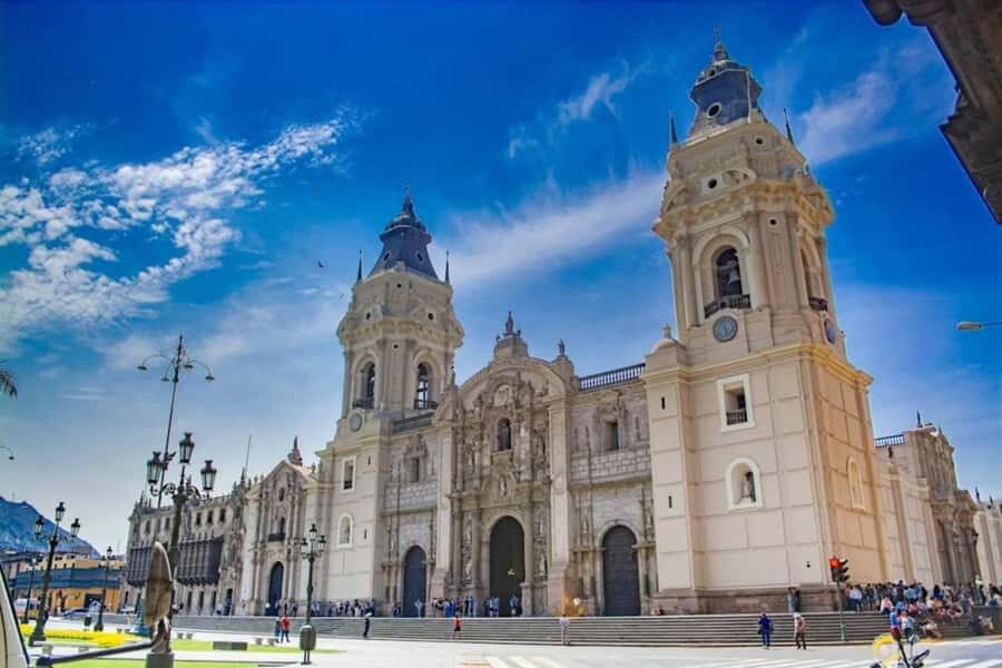 Lima: Historical Center Guided Walking Tour for free - A tiny fee, a big walk: what this Lima Historical Center tour is really like