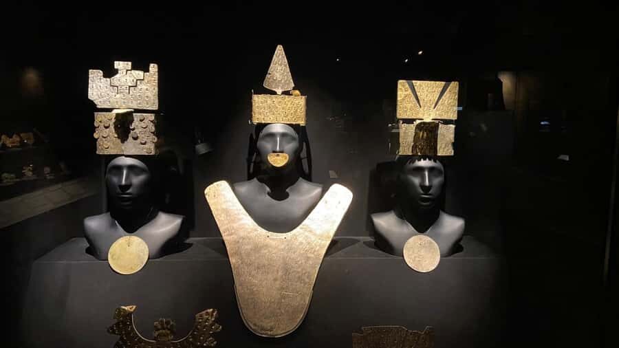 Lima: Huaca Ruins and Larco Museum at Night with Dinner - Guides and Drivers: The Part You Remember Later