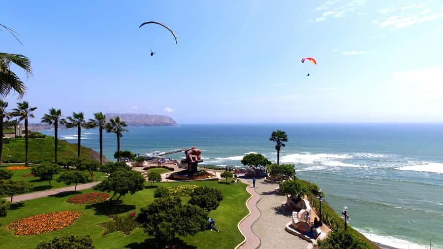 Lima: Incredible City tour half day - Historic Center walking exteriors: Plaza Mayor, palaces, and the Cathedral Basilica
