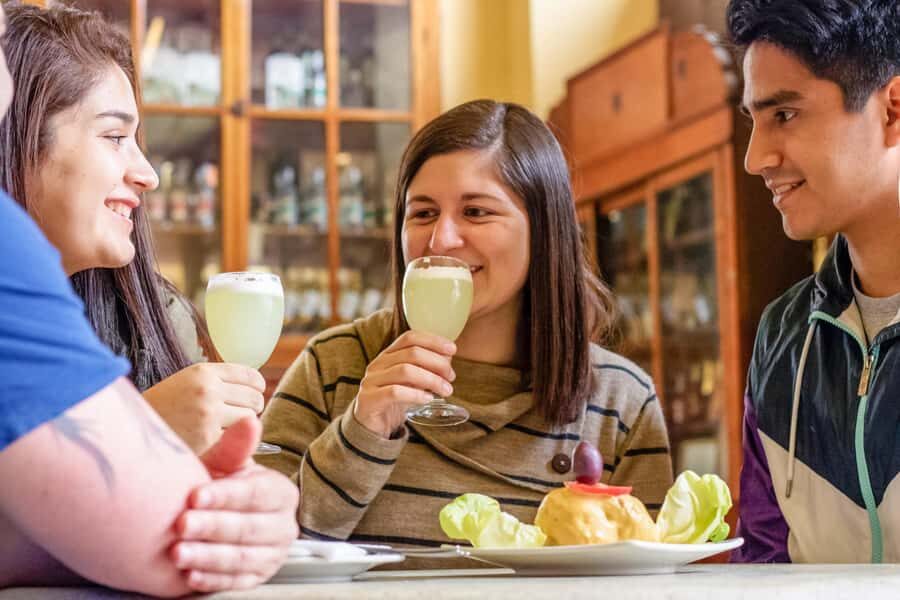 Lima: Lights, Pisco, and Fun Night Tour and Pisco Tasting - From fountains to the historic center: photos at Plaza San Martín and Plaza Mayor