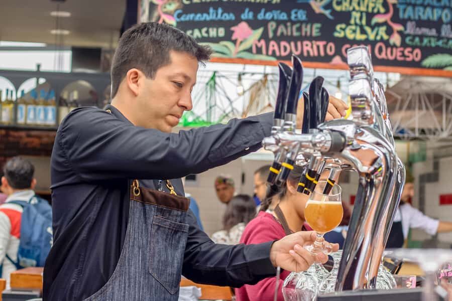 Lima: Lights, Pisco, and Fun Night Tour and Pisco Tasting - Traditional bars and the pisco sour moment