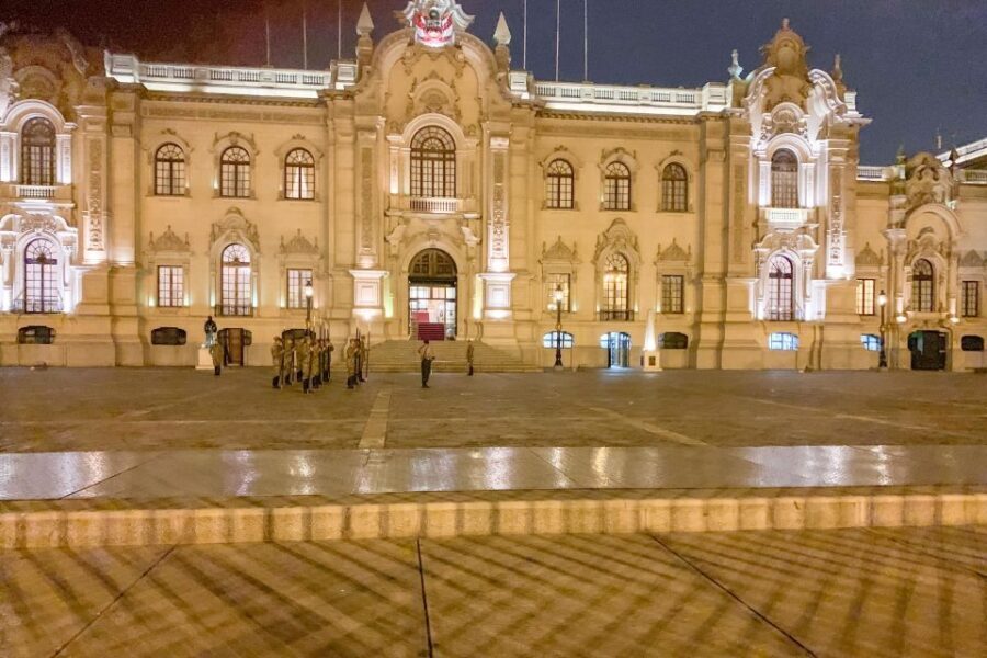 Lima: Lights, Pisco, and Fun Night Tour and Pisco Tasting - Street food on the way back: flexibility without pressure