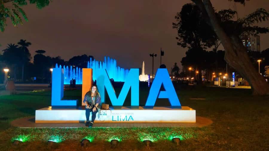 Lima: Magic Water Circuit Tour w/ Transfer & Ticket - The 1.5-hour guided experience: what your host actually adds
