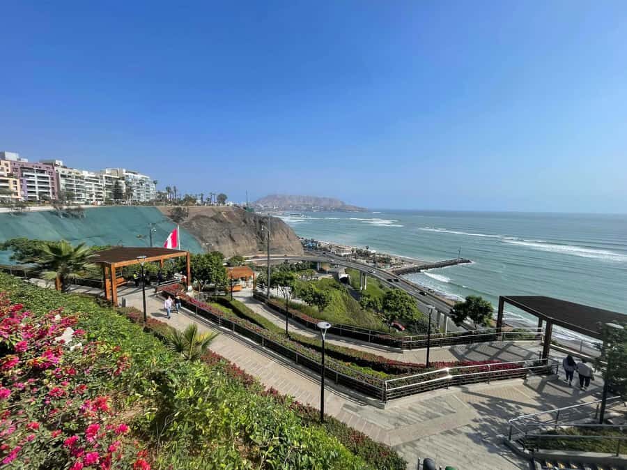Lima: Miraflores & Barranco Guided Bike Tour - The 3-hour plan: 8.5 km of riding with smart pacing