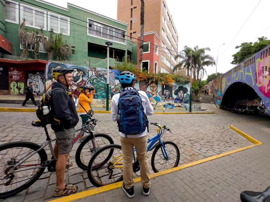 Lima: Miraflores & Barranco Guided Bike Tour - Bicentennial Park and La Paz Bridge: smart planning with sea air