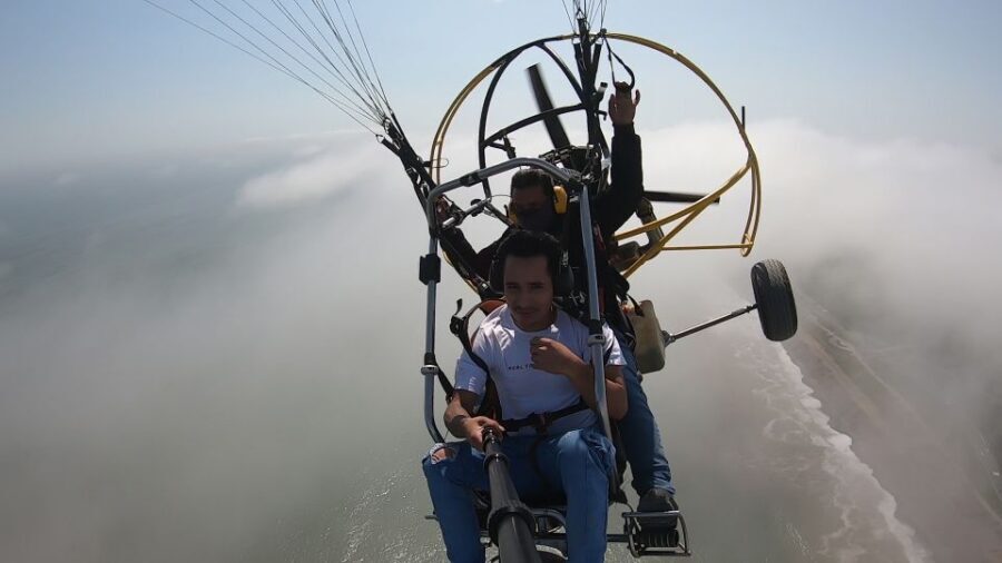 Lima: Paragliding Flight Over Costa Verde Districts - Before You Lift Off: Safety Gear, Pilot Control, and a Quick Setup