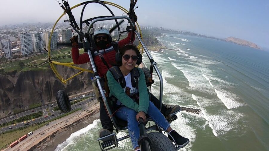 Lima: Paragliding Flight Over Costa Verde Districts - The HD Video: A Souvenir You’ll Actually Use