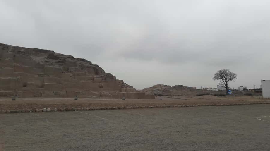 Lima: Private Tour to Huaca Pucllana and Huaca Mateo Salado - Your Private Guide and Driver: How It Actually Runs