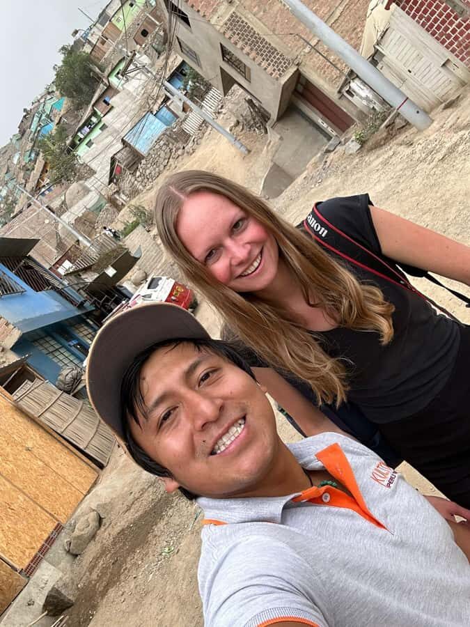 Lima: Shanty Town Exploration - Climbing to the Highest Point: The View and What It Reveals