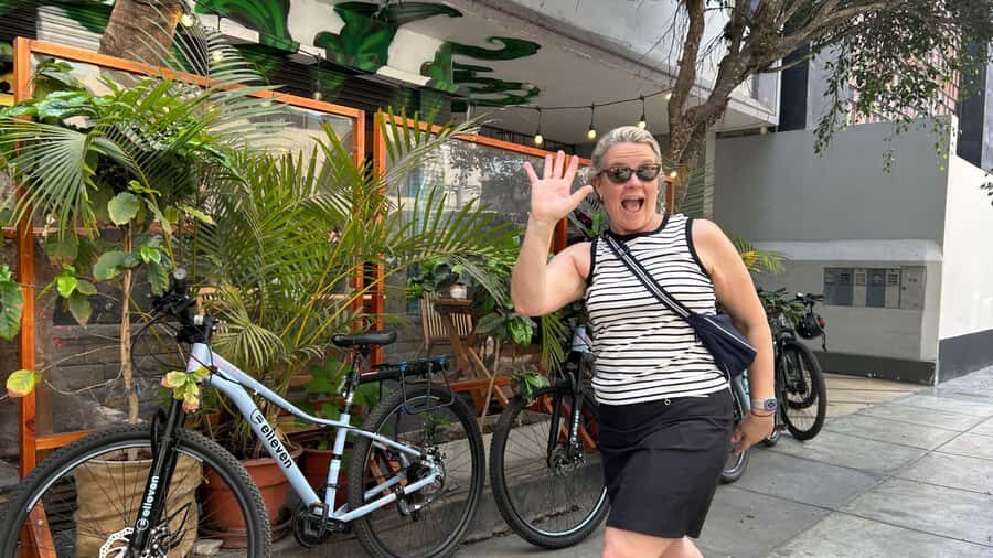Lima: Sightseeing Bike Tour with Food and Drink Tastings - Surquillo market fruit tasting: the small stop that changes the day