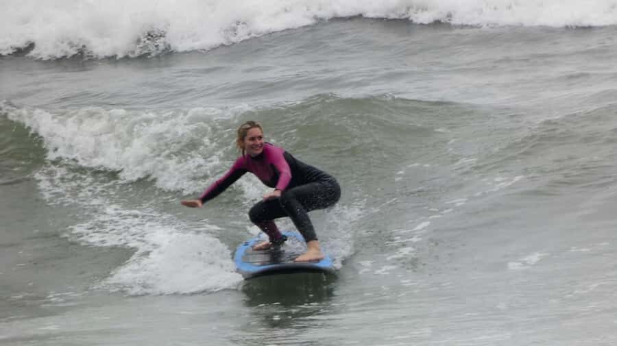 Lima: Surf Class with Equipment and Instructor - Arriving 15 minutes early and getting fully kitted out