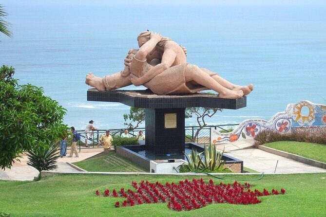 Lima Top Attractions City Tour : Tickets Included - El Parque del Amor and the Kiss Monument start you with great views