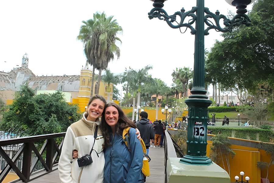 Lima: Tour in Miraflores, San Isidro, Barranco & Chorrillos - Parque del Amor in Miraflores: mosaic paths and Pacific views