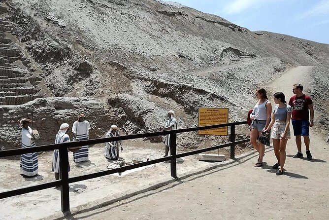 Lima Urban Bike Tour in Miraflores and San Isidro - Meeting point and how the tour starts (Torre Larco area)