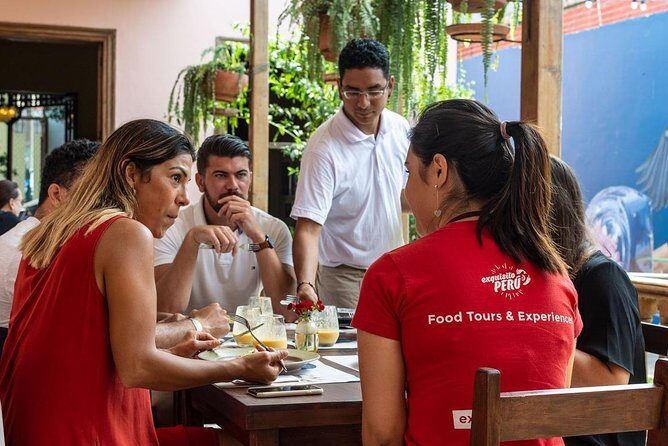 Lima Vegan Peruvian Food Tour - Stop 2 on Bajada de los Baños: Puente de Los Suspiros and a gallery pause