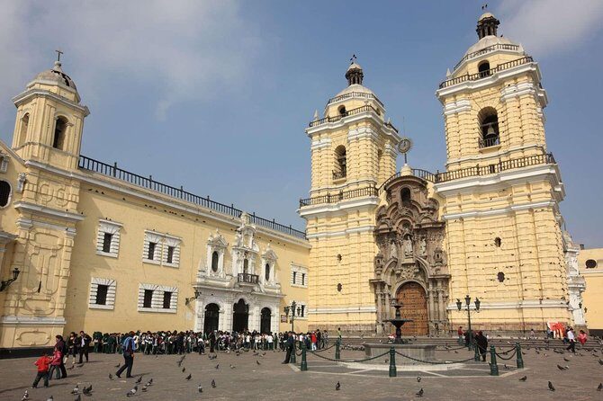 Lima Walking City Tour with Catacombs Museum visit (Small Group) - Who this tour is best for