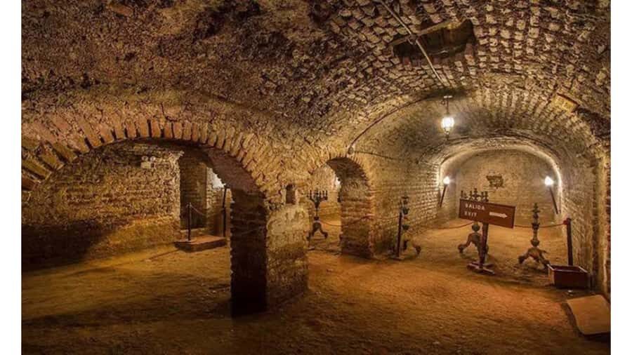 LIMA WALKING TOUR CATACOMBS FROM MIRAFLORES, HISTORICAL CENTER, WINES+BUS - Key highlights you’ll feel right away