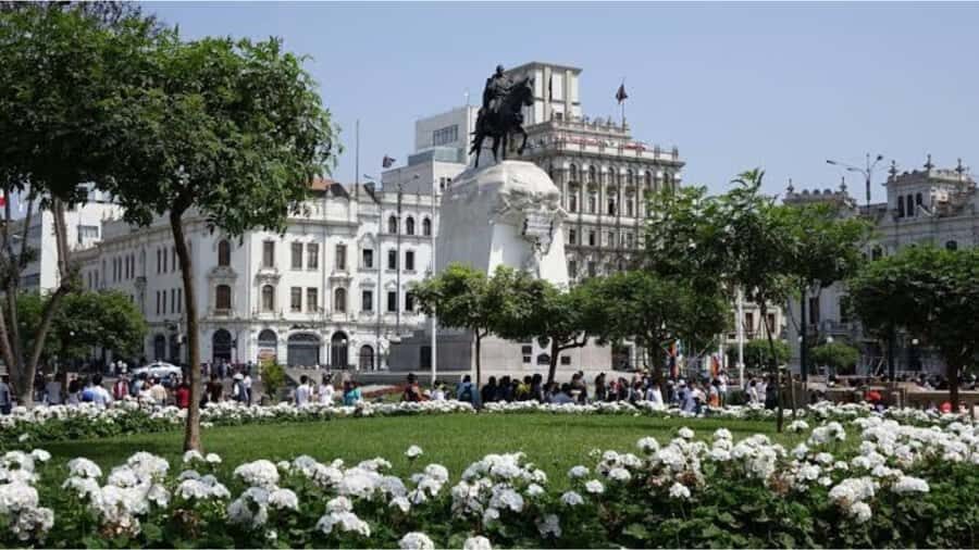 LIMA WALKING TOUR CATACOMBS FROM MIRAFLORES, HISTORICAL CENTER, WINES+BUS - Convent of Santo Domingo and the finish at San Francisco