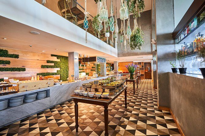 Lunch Menu at Mangos Larcomar restaurant - What’s included (and what you’ll probably pay extra for)