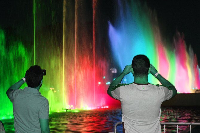 Magic Fountains Park & Bohemian Barranco at Night (Small Group) - Barranco after dark: murals, graffiti, and the Bridge of Sighs