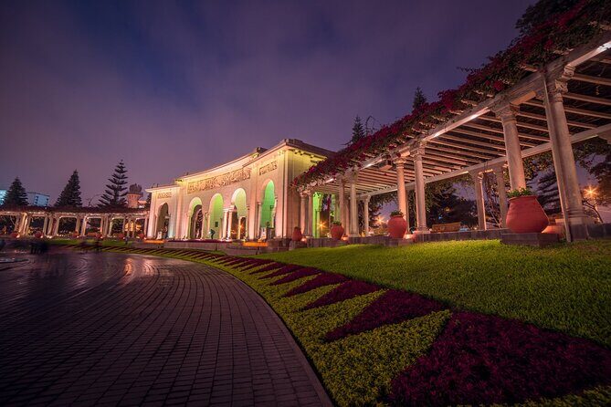 Magic Fountains Park & Bohemian Barranco tour (Small Group) - Night in Lima: why this 6 pm pairing works