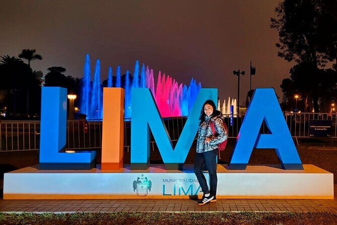 Magic Water & Laser Light Show Including Pickup And Drop-Off - Circuito Mágico del Agua: Lima’s fountain complex at night