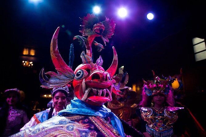 Magic Water Show and dinner at most popular restaurant in Barranco (Dance Show) - Circuito Mágico del Agua: where the lights, water, and timing matter