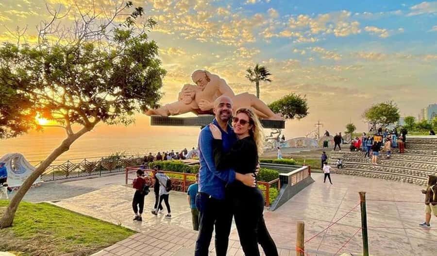 Miraflores & Barranco: Lima’s Modern and Bohemian Tour - Crossing into Barranco: the artsy shift you can feel
