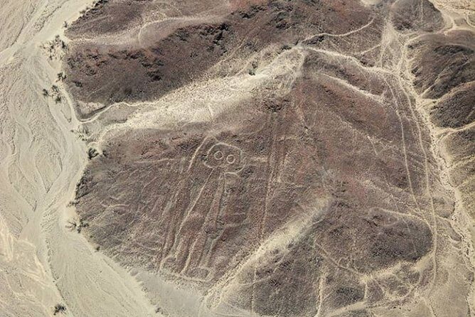 Nazca Lines and Huacachina Oasis from Lima - Small group dynamics: why max 10 people feels better