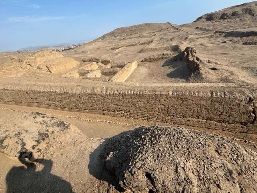 Pachacamac: Private tour of the Great Archaeological Sanctuary and Site Museum - Ruins time with a museum-style guide: temples, views, and clear directions