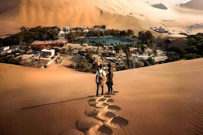 Paracas - Ica - Huacachina (shared service) - Stop 1: El Parque del Amor and the drone video moment