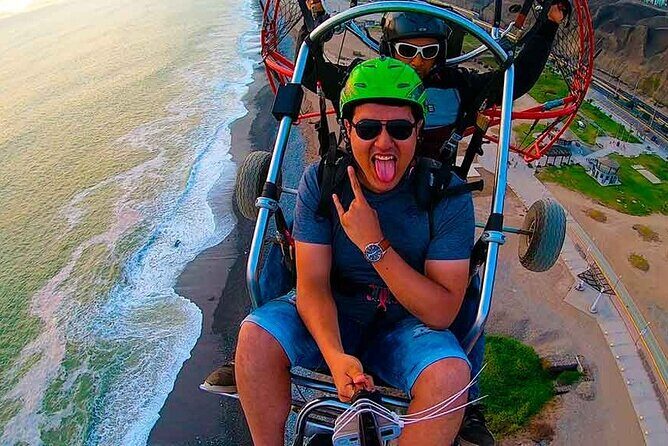 Paragliding in Lima - Costa Verde - The Real Itinerary: Condor Xtreme to Four Districts and Back