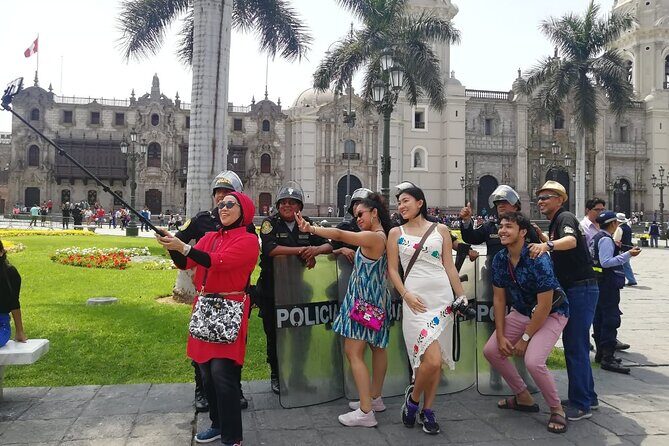 Private Full-Day Best of Lima Tour: Without the Museums! - Chorrillos fishermans market: the included market tasting payoff
