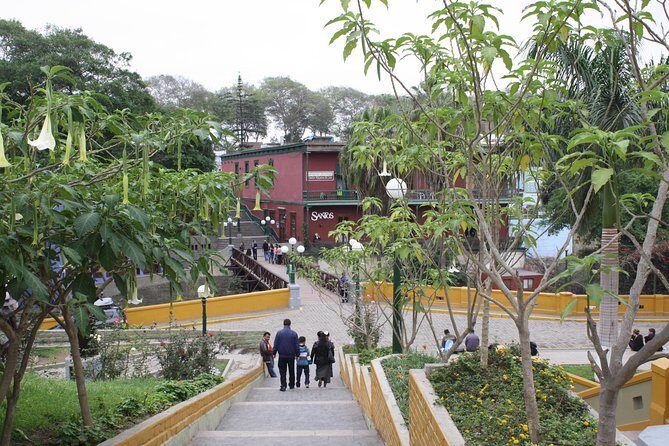 Private Full-Day Best of Lima Tour: Without the Museums! - Miraflores sea cliffs: El Parque del Amor and Morro Solar views