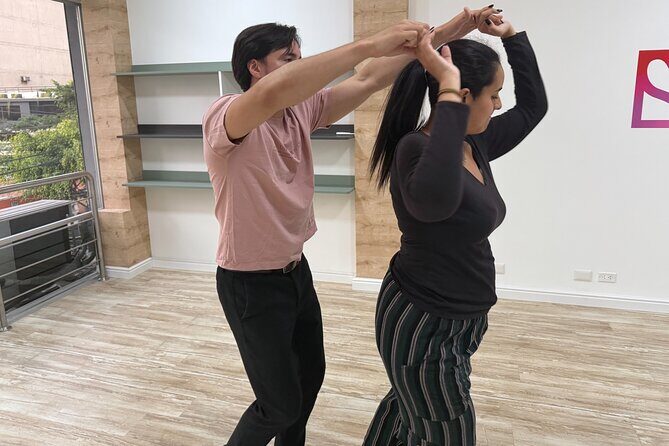 Private Salsa and Bachata Lessons in Lima for Beginners - Who should book this class in Lima