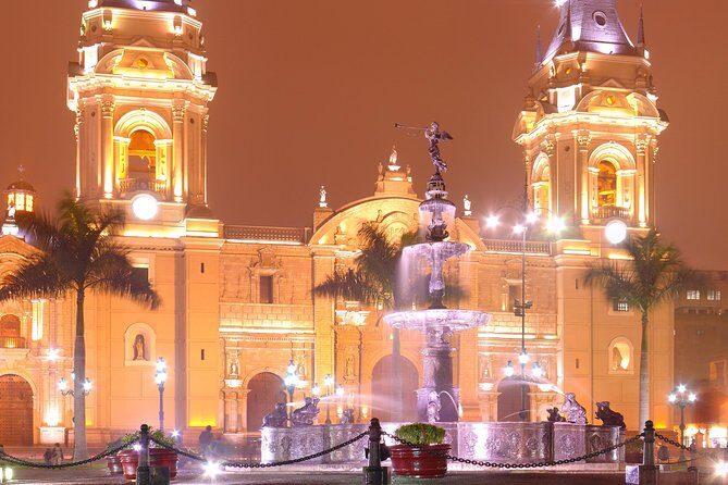 Private Tour: Lima City Sightseeing and Magic Water Circuit - Plaza de Armas: your easy start in Lima’s historic core