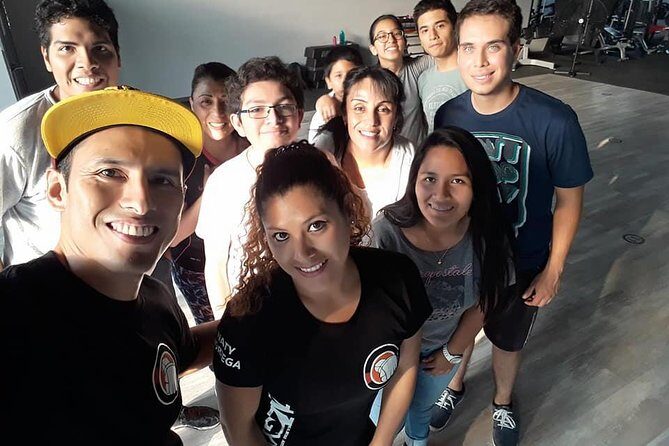 Salsa and Bachata dance class - Logistics at the Malecón: meeting point, timing, and what weather does