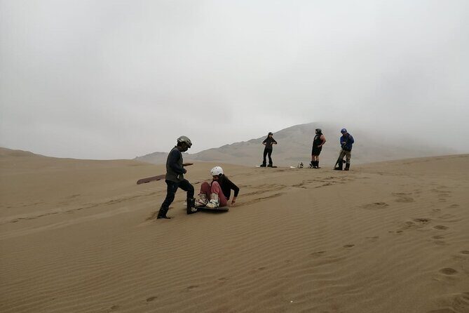 Sandboarding Experiance in Lima - Guides, photos, and the part you’ll be glad wasn’t on your phone