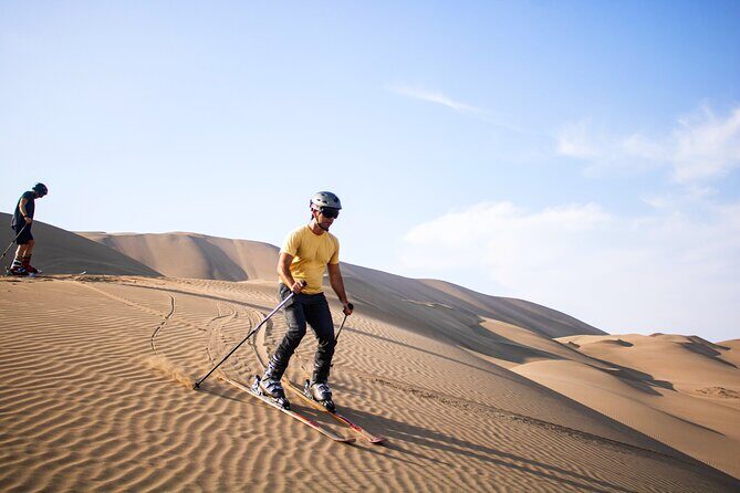 Skiing on sand and off road in Lima (National Park Lomas de Ancón) - Gear check at Muelle de Ancon: getting ready before the dune time
