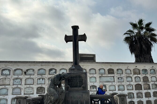 Stone & Marble: Lima’s Monumental Cemetery Experience - Presbitero Maestro Cemetery: a city-sized museum made of stone