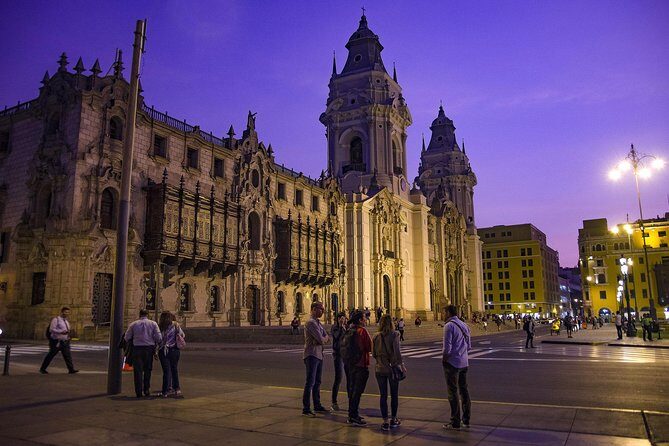 Street Food, Market & Old Eateries Tour in Lima's Historic Center - Jirón de la Unión walk: Lima’s showroom of everyday commerce