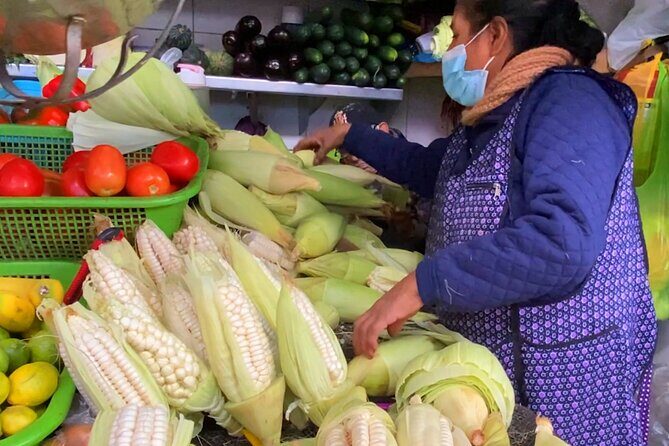 Tapas, Drinks & Tuktuks in The Lima Largest Non-Turisty Market - Guides and group size: why a max of 8 feels better than it sounds
