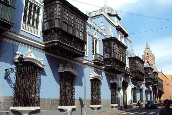 Top 10 Highlights of the Lima Historic Tour & Bites on E-Scooter - Photo Moment Break: When the Guide Gives You Time to Aim