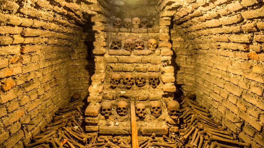 Tour of Lima with a visit to the catacombs of San Francisco. - Getting Oriented Fast: Miraflores and San Isidro in One Ride