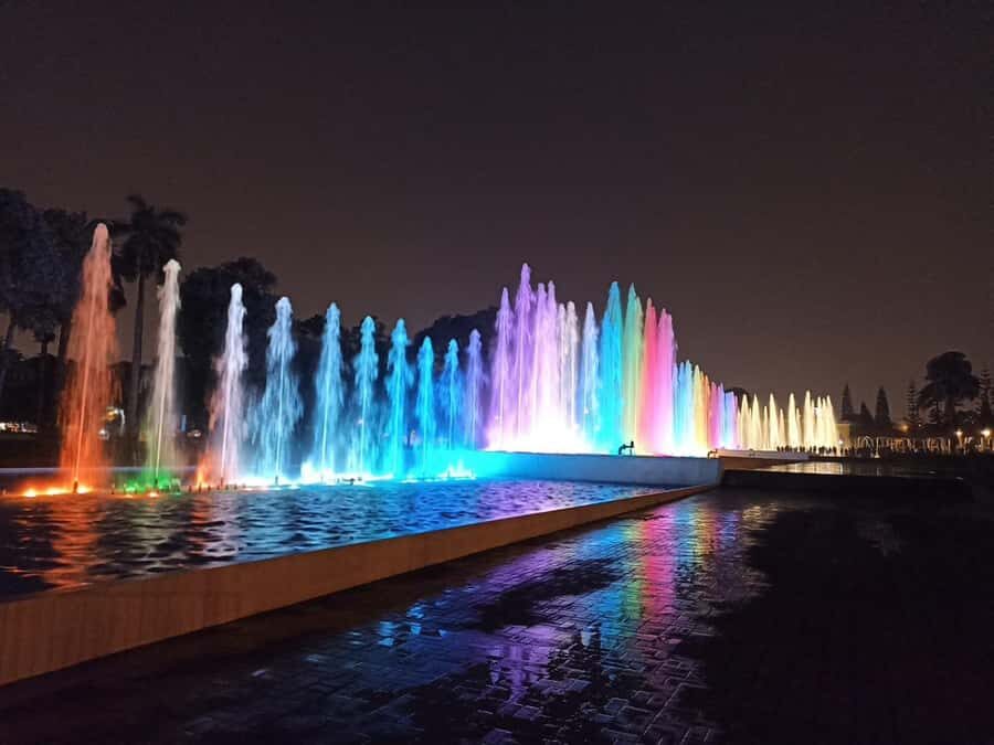 Tour to the magical water circuit with dinner and dance show - The guided circuit walkthrough: what to watch for