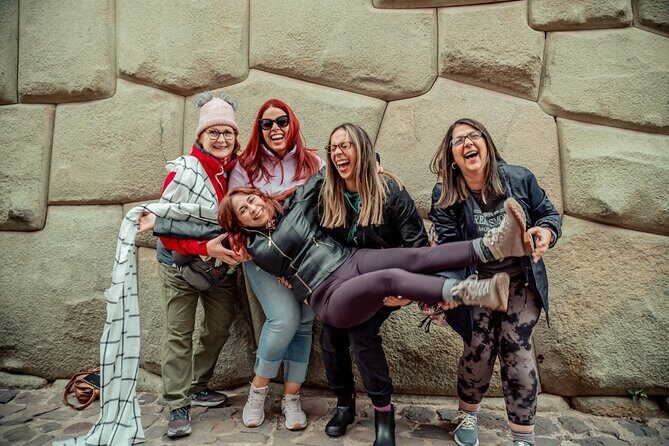 Tourist Program: Lima, Ica and Cusco in 6 days / 5 nights. - Paracas and Ica: Ballestas boats, wine and pisco tasting, and Huacachina adrenaline